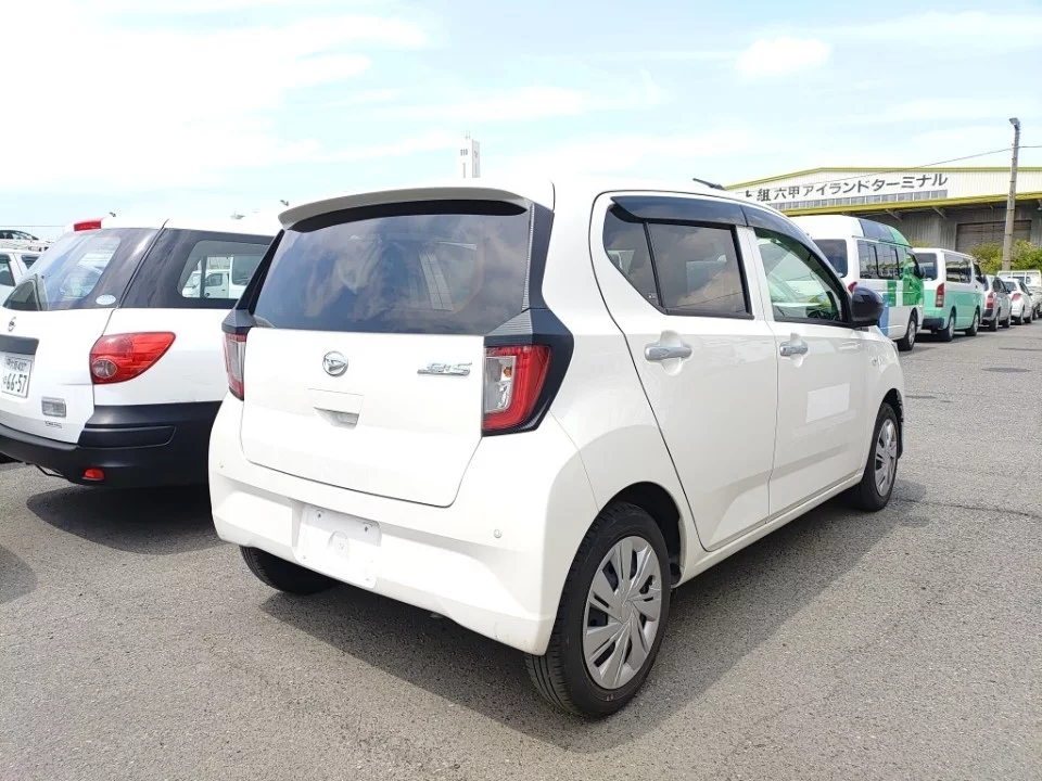 Daihatsu Mira e:S LA350S 2021